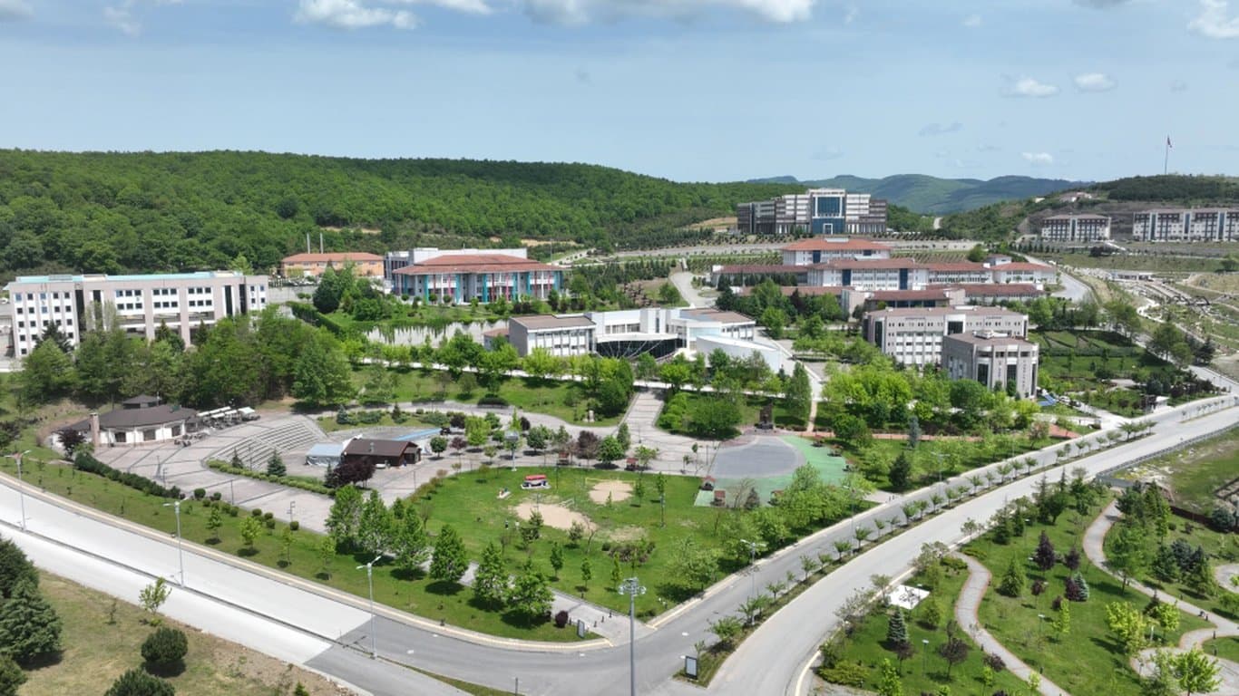Düzce Üniversitesi Yakından Tanıyalım: Kampüs ve Eğitim Rehberi